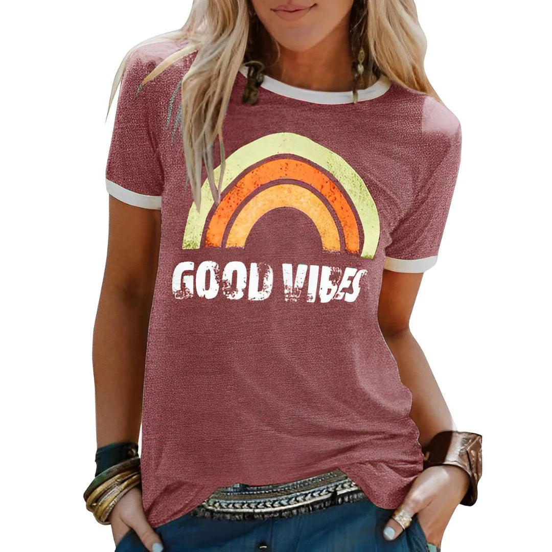 Alvhilde | Afslappet og farverig grafisk T-shirt