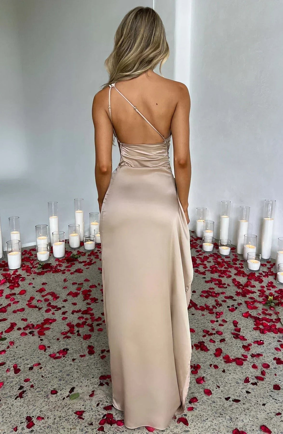 Laura | Dame Asymmetrisk One-Shoulder Satin Maxi Aftenkjole Høj Slids