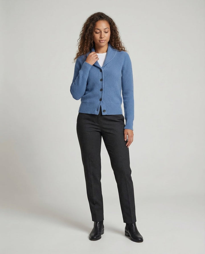 Laura | Dame Ribstrikket Cardigan med Revers og Knaplukning