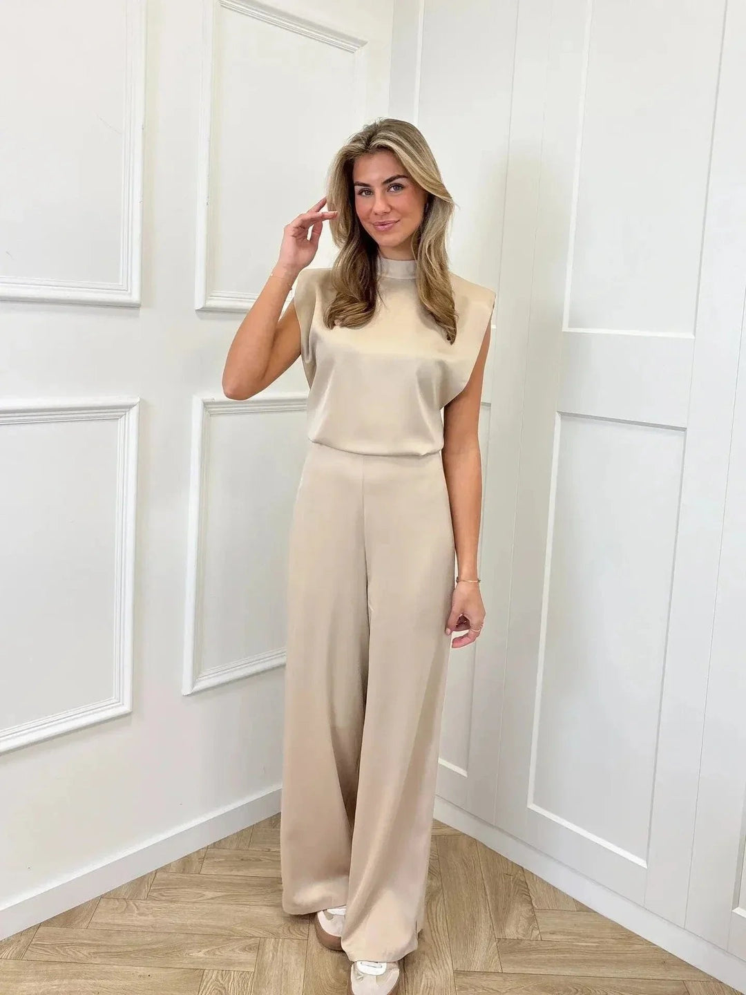 Josefine | Dame Satin Jumpsuit Brede Ben Ærmeløs Ettyksstykke