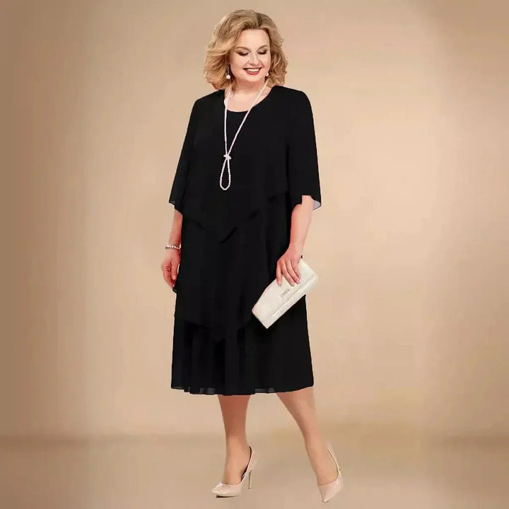 Sofia | Plus Size Chiffon Kjole Sort Asymmetrisk Lag Elegant