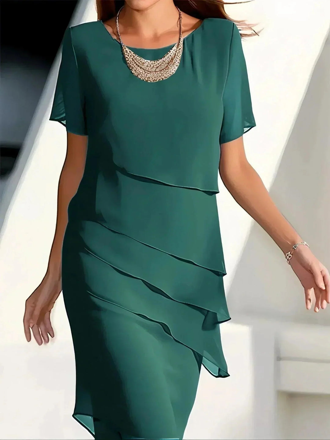 Sara | Elegant Lagdelt Sommerkjole